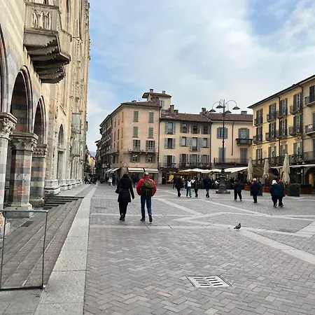 Nel Centro Di Como